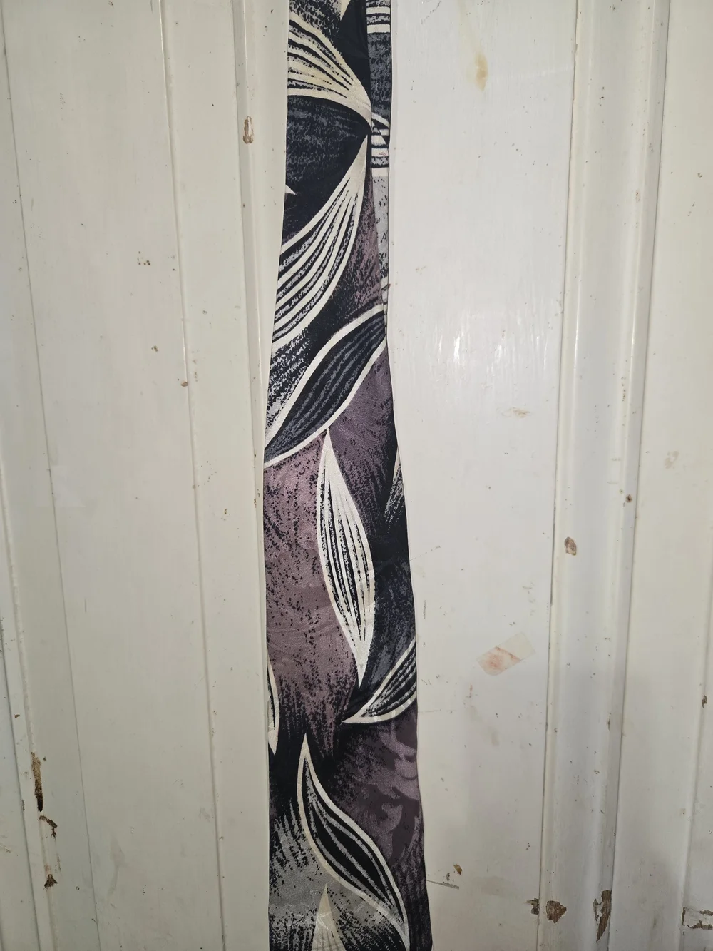 Multicolor Vintage Geometric Leaf Like Pattern Necktie